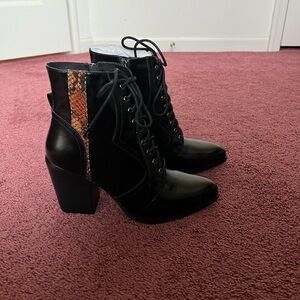 NWOT Linea Paolo Suri Bootie